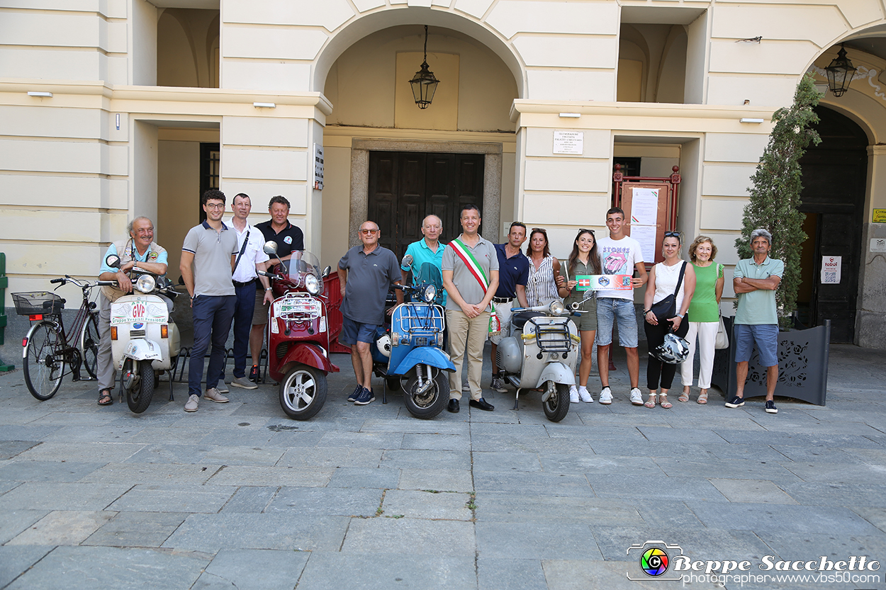 VBS_0679 - Incontro con il Vespista Sandamianese Samuele Iannello.jpg